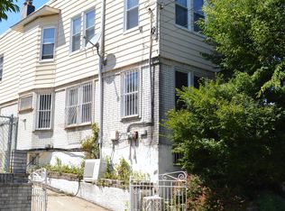 643 Richmond Rd, Staten Island, NY 10304