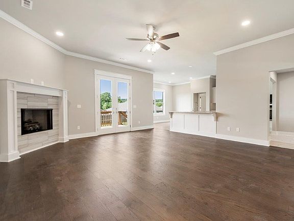 4th image of 705 W Foothills Dr