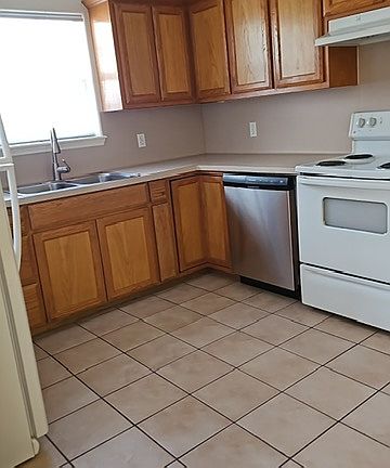 3rd image of 2611 Fort Brown Ave #3