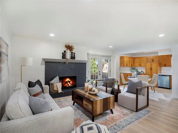 3213 NW Canterbury Rd, Blue Springs, MO 64015