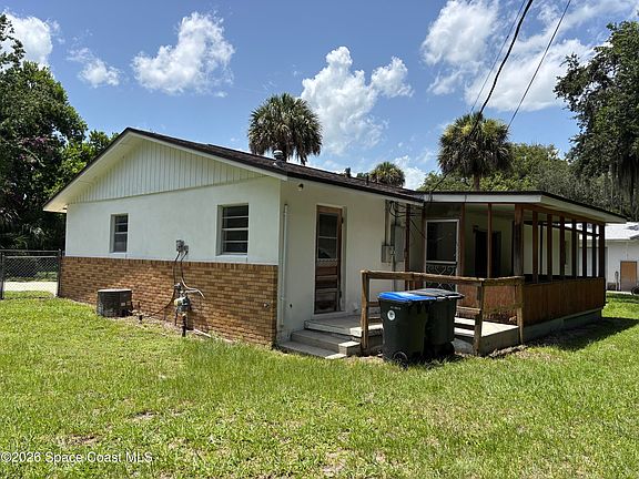5th image of 1512 Tropic St