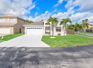 15831 SW 85th Ln, Miami, FL 33193