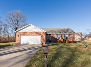 9215 Birchwood Ct, Fairview Heights, IL 62208