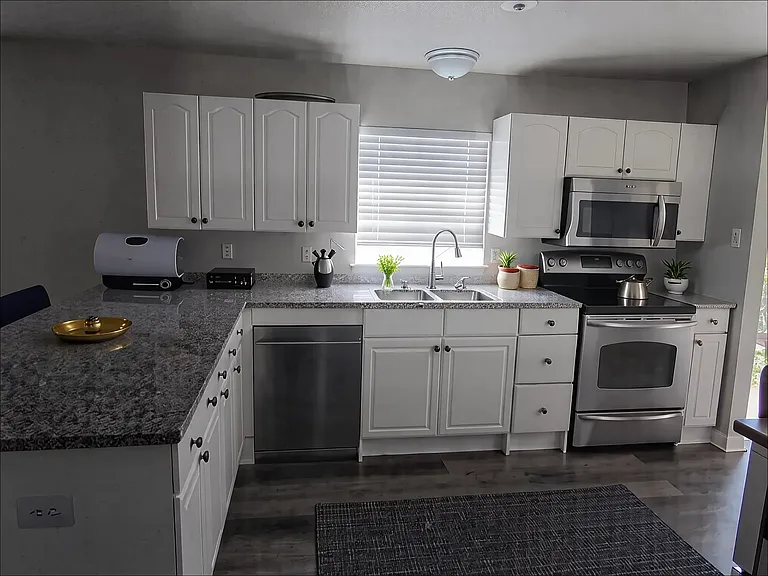1107 Beech St — Photo 7