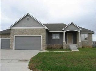 1423 W Hickory St, Haysville, KS 67060