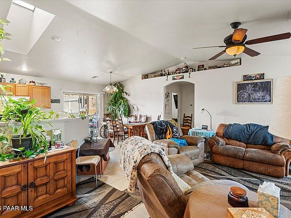 4th image of 3055 N Cedar Springs Ln