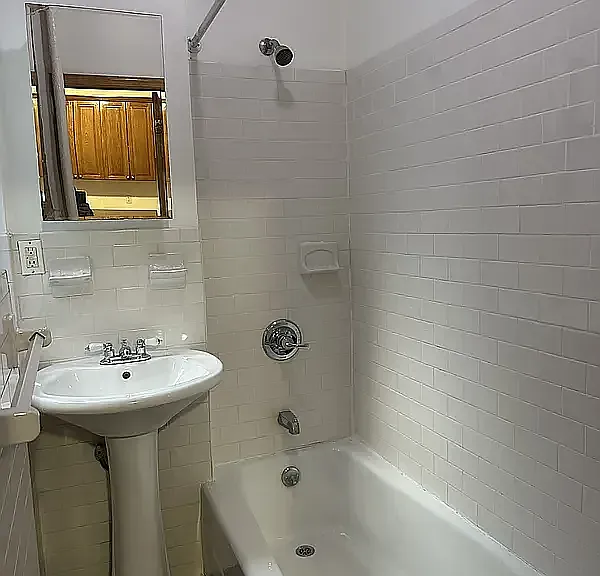 168 Sherman Ave #8 — Photo 3