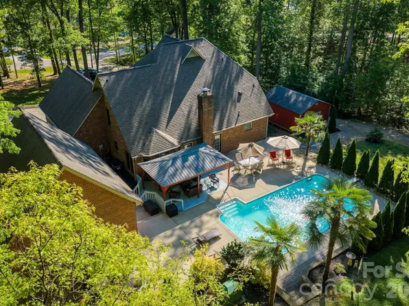 623 Normandy Rd, Mooresville, NC 28117