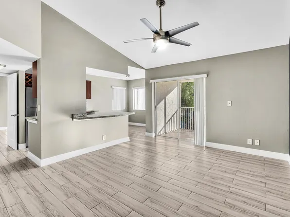 5686 Rock Island Rd APT 127, Fort Lauderdale, FL 33319