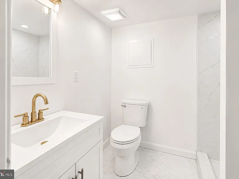 1519 N Dover St — Photo 17