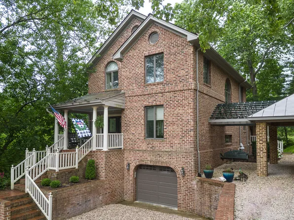 206 Overhill Dr, Lexington, VA 24450