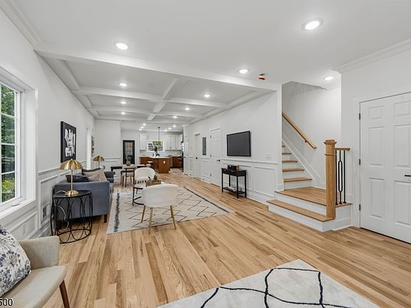 2nd image of 18 Lindsley Ave