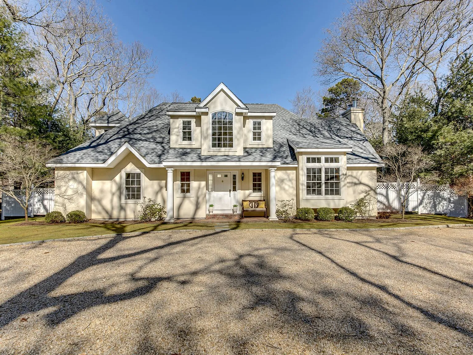 Luxury Wainscott Rental with Pool Near Ocean — Photo 3