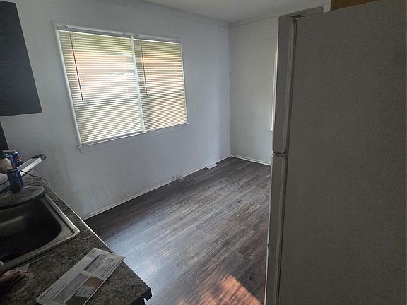 3rd image of 8638 Heyden St