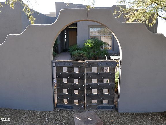 4th image of 10923 E Santa Fe Trl