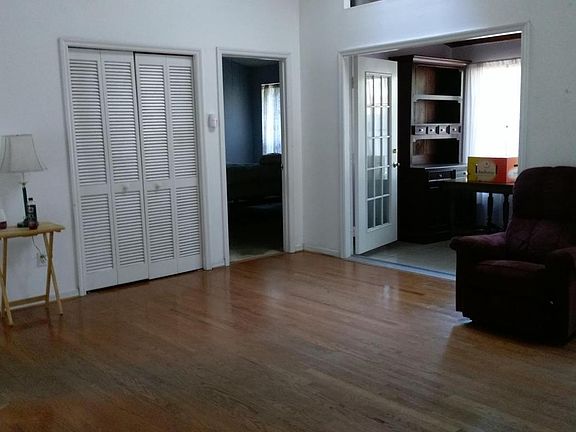 3rd image of 4518 Meadow Run Pl