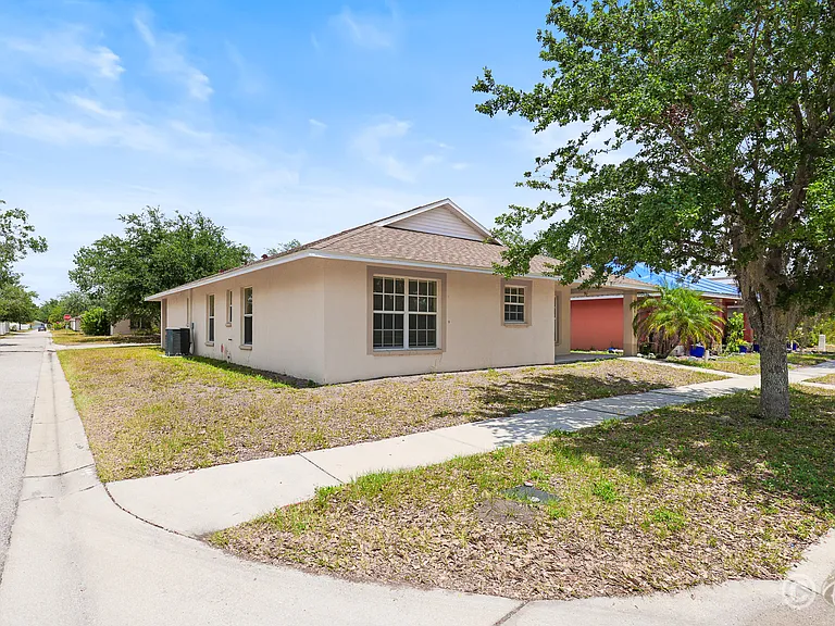 2106 Pleasant View Ave — Photo 3