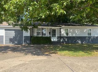 1017 S Elm Pl, Broken Arrow, OK 74012