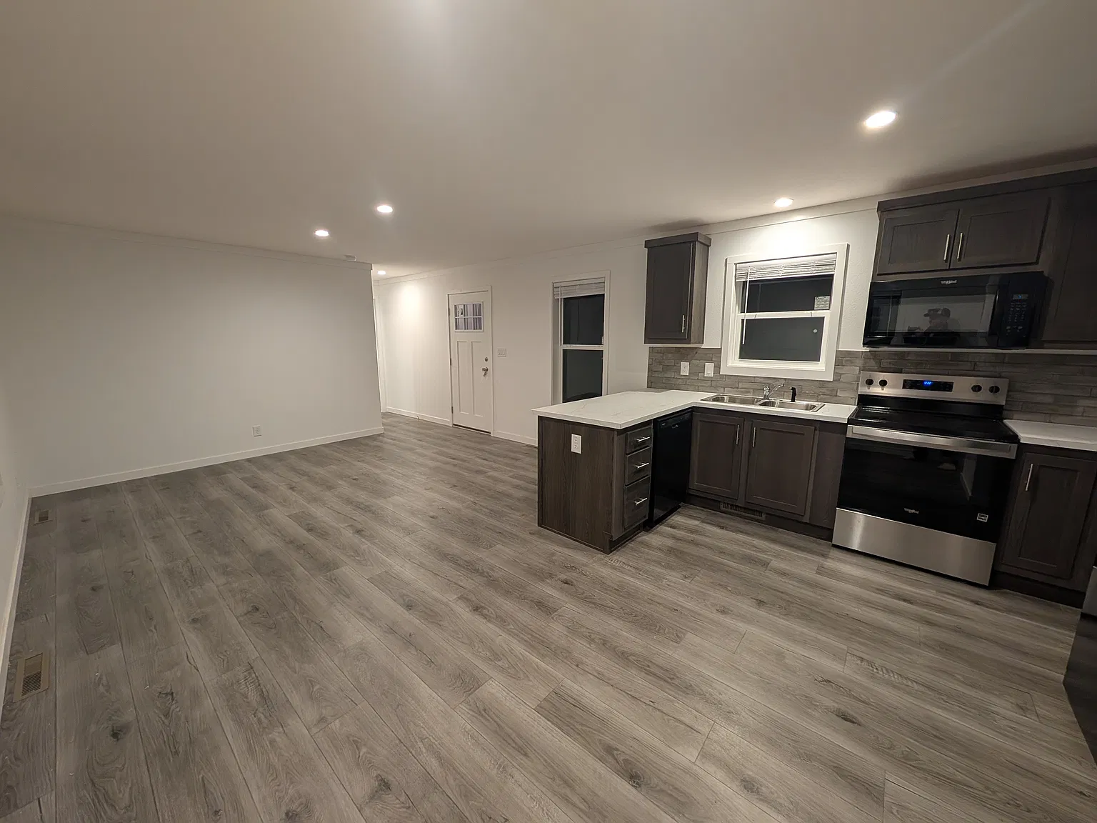 39021 Holly Ln — Photo 1