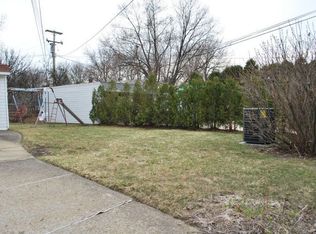 2329 Traymore Rd, University Heights, OH 44118