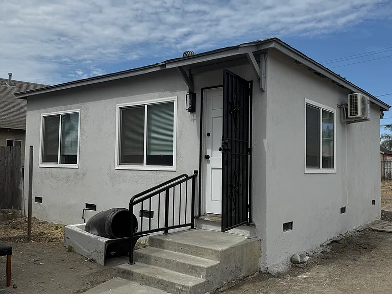 8711 Hickory St — Photo 9