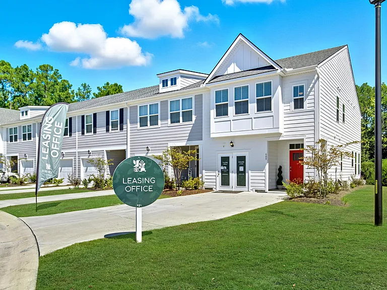 HARMON Foxbank by Crescent Communities — Photo 37