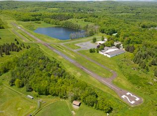 37 Colonel Lindbergh Ln, Moscow, PA 18444