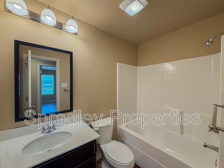 1044B Edwards Dr — Photo 8