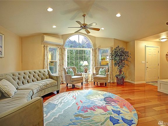 4th image of 2810 Dogwood Ln