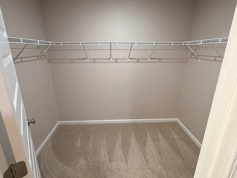 7305 Lakeside Oak Ct — Photo 8