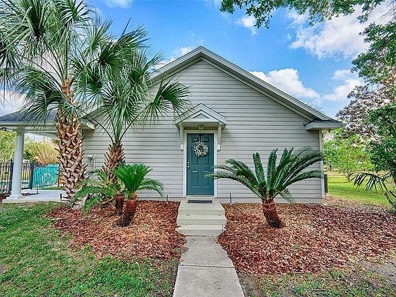5th image of 10912 SW 17th Ln