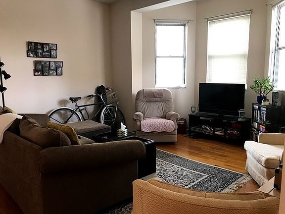 2nd image of 1142 W Grand Ave APT 3R