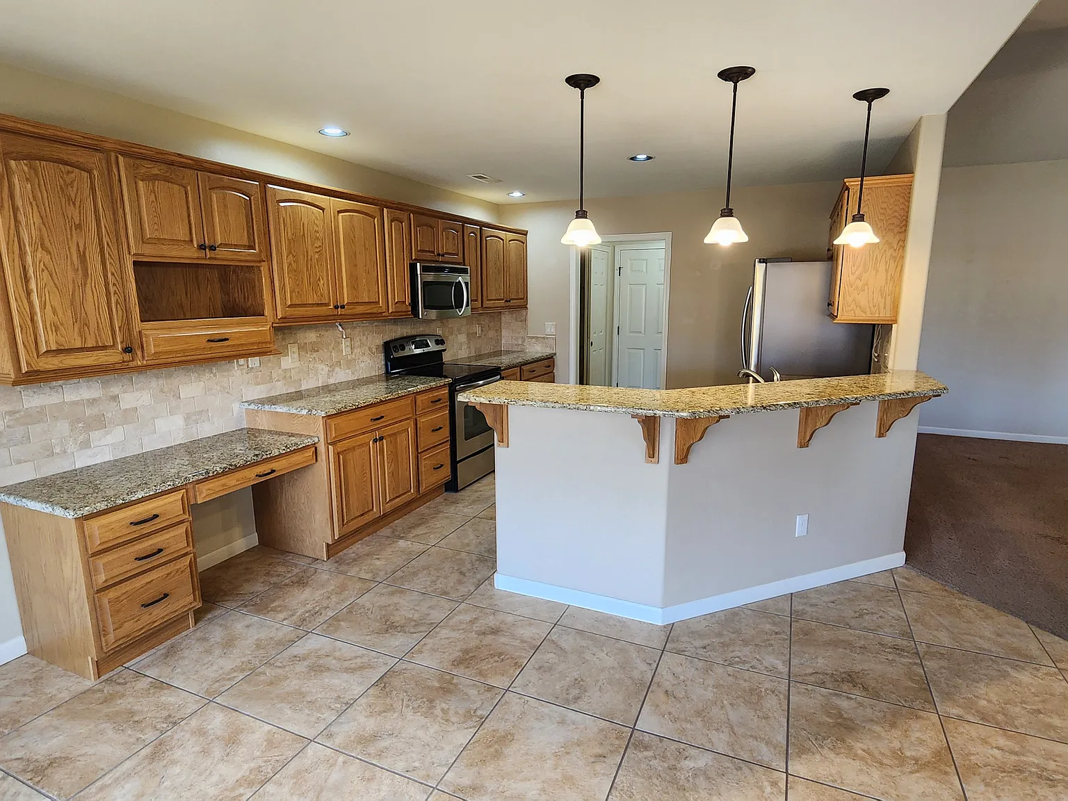 3 bed, 1448 sqft, $2,300 — Photo 2