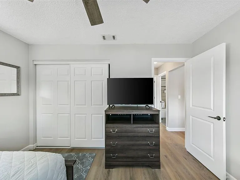 7113 Regina Dr — Photo 15