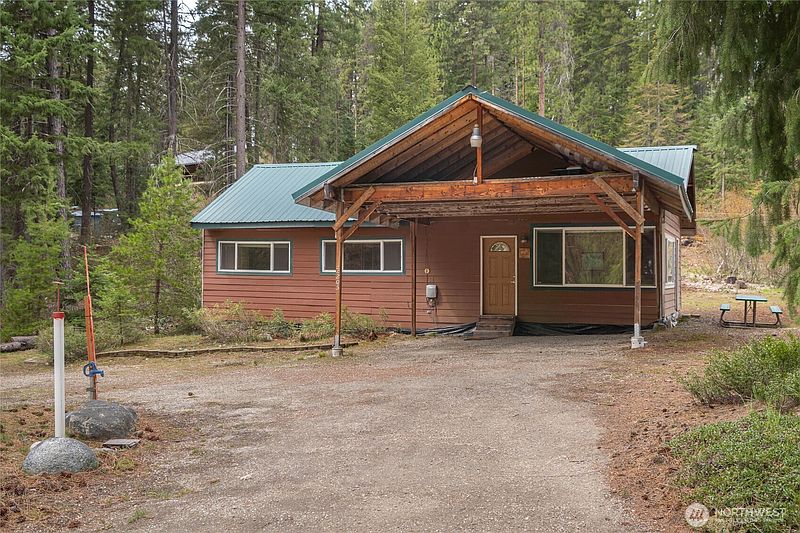 2nd image of 2205 Pine Tree Road