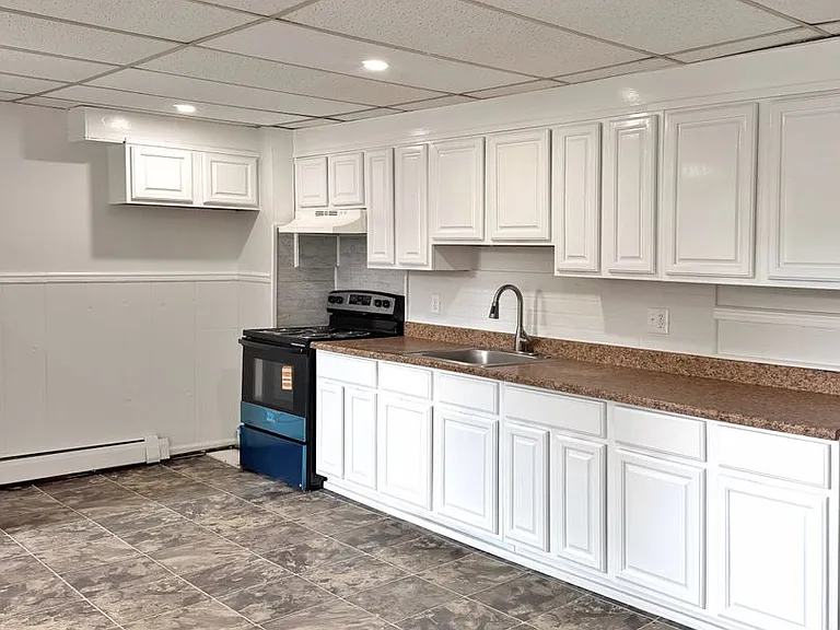 1129 Butler Street — Photo 2