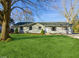 601 Easy St, Sycamore, IL 60178