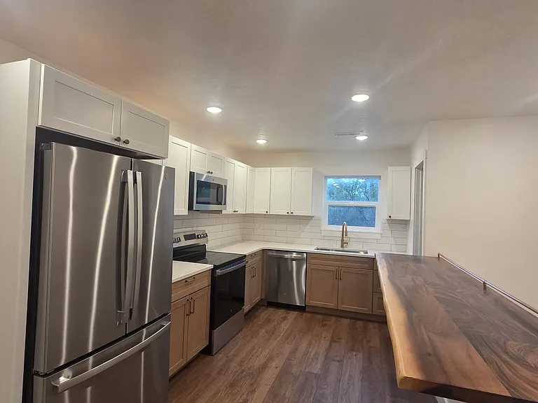 3240 2nd Ave S #2 — Photo 1