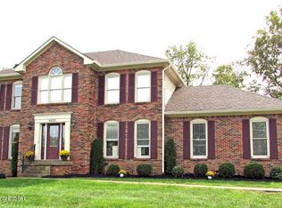 8412 Lacevine Pl, Louisville, KY 40220
