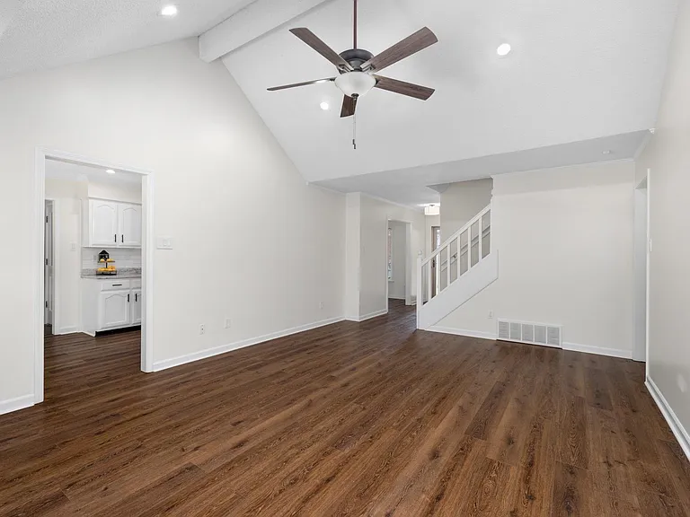 3075 Stonecrest Cir — Photo 8