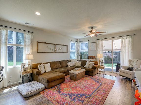 5th image of 1722 Croft Ct