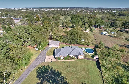 710 Christmas Ln Photo 1
