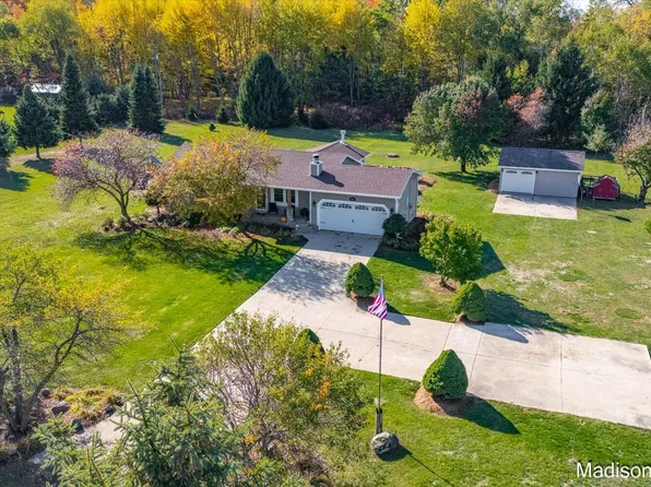 1144 Sixteen Mile Rd, Kent City, MI 49330