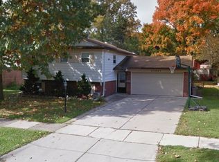 23805 Barfield St, Farmington Hills, MI 48336