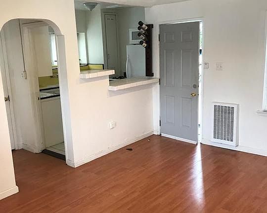 2nd image of 3361 Cahuenga Blvd W