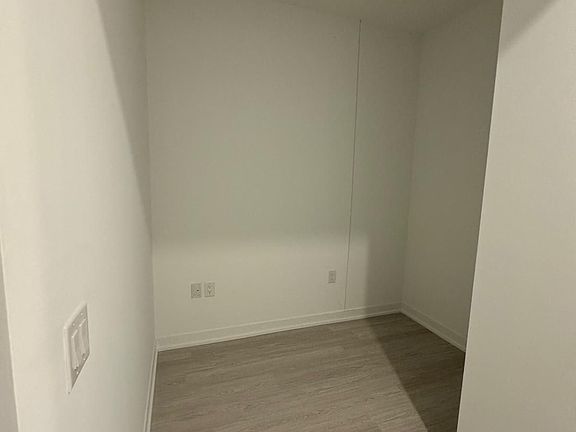 5th image of 195 McCaul St #411