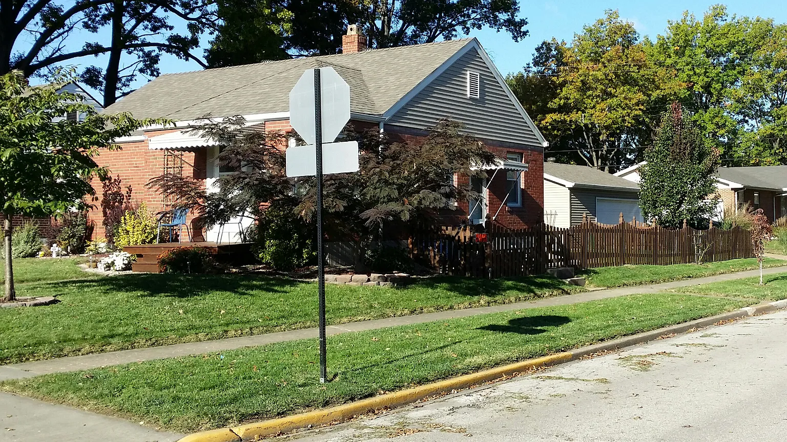2563 State St photo 1