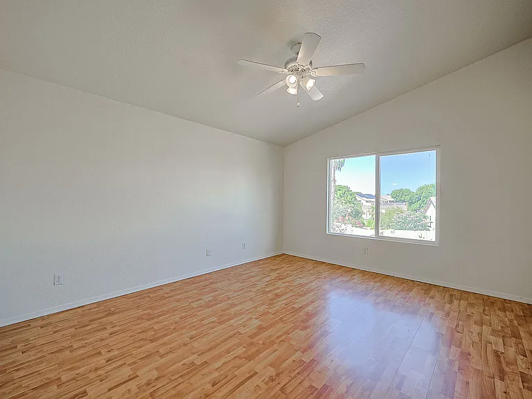 3225 N 130th Ave — Photo 32