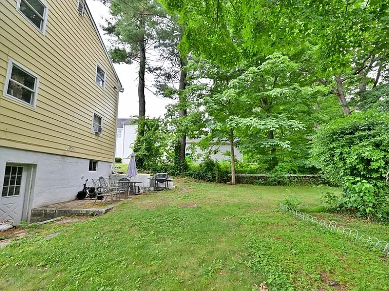 46 Robinson Ave #2 — Photo 11