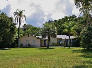 235 1/2 Edgewater Dr, Dunedin, FL 34698